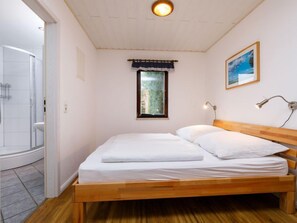 2 bedrooms