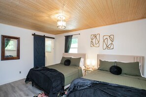4 bedrooms, desk, iron/ironing board, free WiFi - Secluded, Spacious Retreat with Sports Field - Only 13 mins to Downtown! (Nashville)