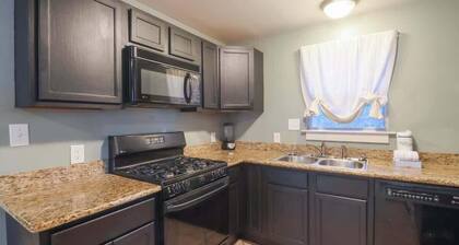 Delightful 2-bedroom, 1-bath Home Near Biloxi's Scenic Back Bay