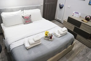 2 chambres, fer et planche à repasser, lit parapluie, Wi-Fi gratuit