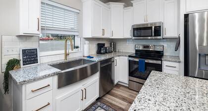 Hot Tub, Game Room & Indoor Pool â Branson Getaway