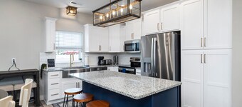 Hot Tub, Game Room & Indoor Pool – Branson Getaway