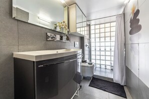 Studio, Multiple Bedrooms, Smoking, Balcony | Bathroom - "cityscape-zen-penthouse" (Vyronas)