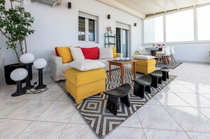 Studio, Multiple Bedrooms, Smoking, Balcony | Property entrance