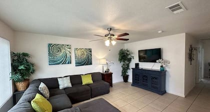 Spacious Retreat 4 Bdr House!