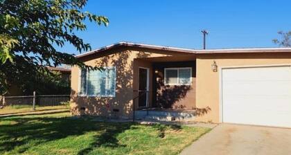 Spacious Retreat 4 Bdr House!