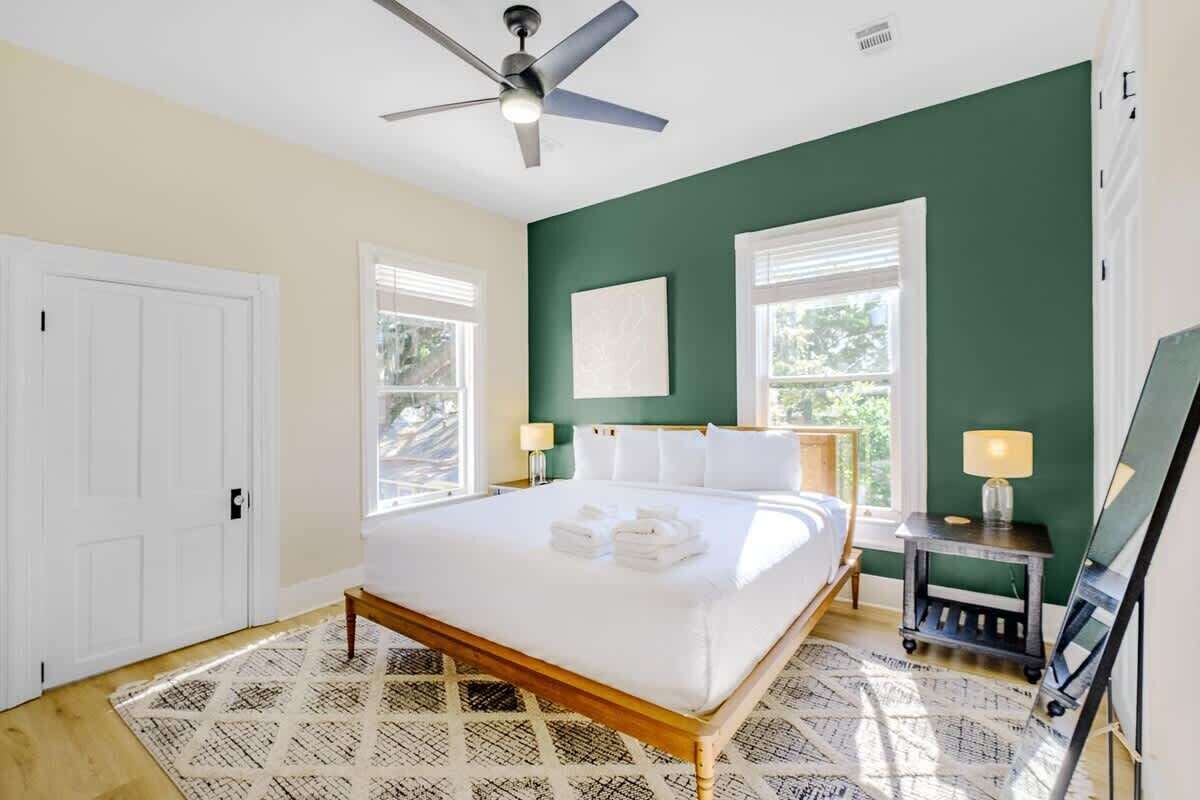 Apartment, 1 Queen Bed, Kitchen, Garden View (Aerie Loft)