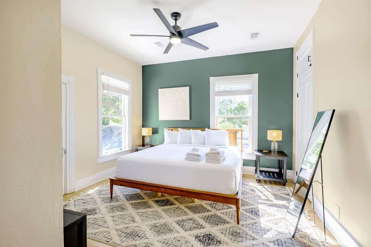 Căn hộ, 1 giường cỡ queen, bếp, quang cảnh vườn (Aerie Loft) | 1 phòng ngủ, trang trí khác biệt 