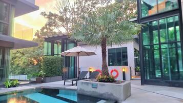 Apartment, 1 Bedroom, Accessible, Balcony | Pool | Outdoor pool