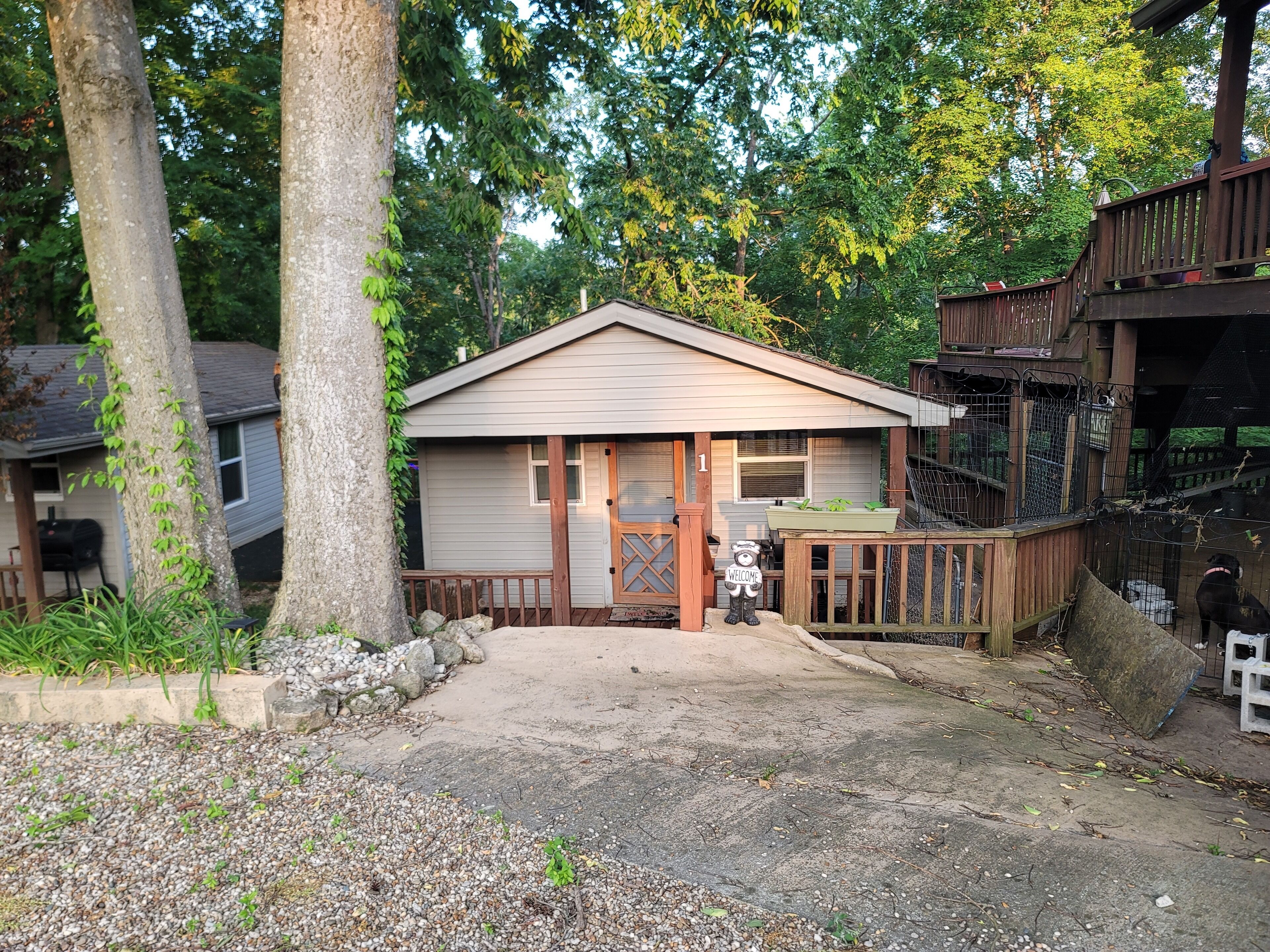 Cabin in the tree tops - Somerset, KY