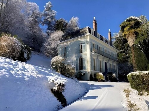 Manoir Historique à Proximité de Sentiers de Randonnées. Ideal Pour les Familles
