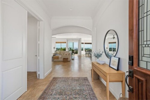 Ocean Breeze Orchard Villa- Hilltop Family Retreat
