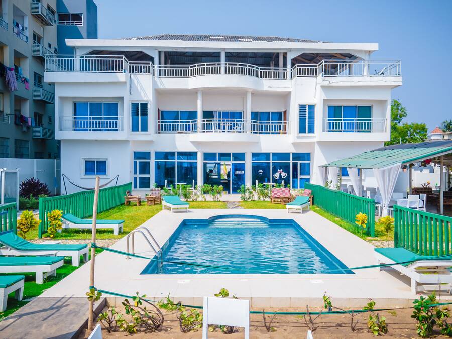 Fachada de la propiedad