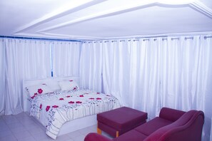 Economy Room | Free WiFi, bed sheets - Hôtel Amazone (Cotonou)