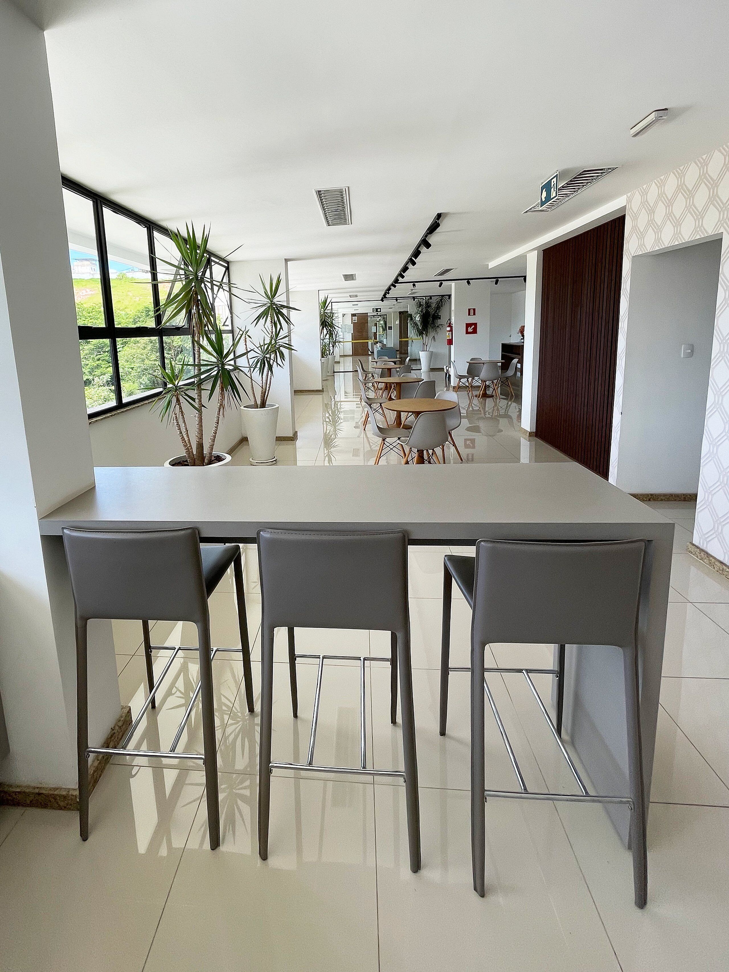 Basic Apartment | Dining