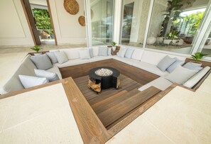 Flatskjerm-TV og oppvarmet gulv