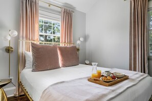 1 bedroom, iron/ironing board, internet