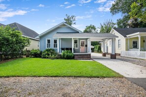 Exterior - The Bow | Couples' Oasis in Park Circle (North Charleston)