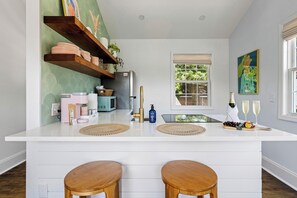 Fridge, microwave, oven, stovetop - The Bow | Couples' Oasis in Park Circle (North Charleston)