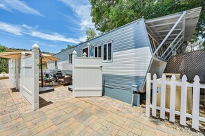 Outdoor dining - Low-Key Poway Home ~ 20 Mi to La Jolla & San Diego (Poway)