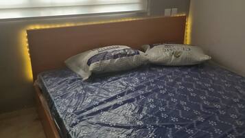 1 chambre, fer et planche Ă repasser, Wi-Fi, draps fournis