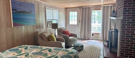 4 bedrooms, WiFi, bed sheets