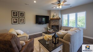 TV - Foothills G-204 (Branson)