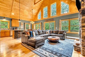 Smart-TV, Kamin, Videospiele, Stereoanlage