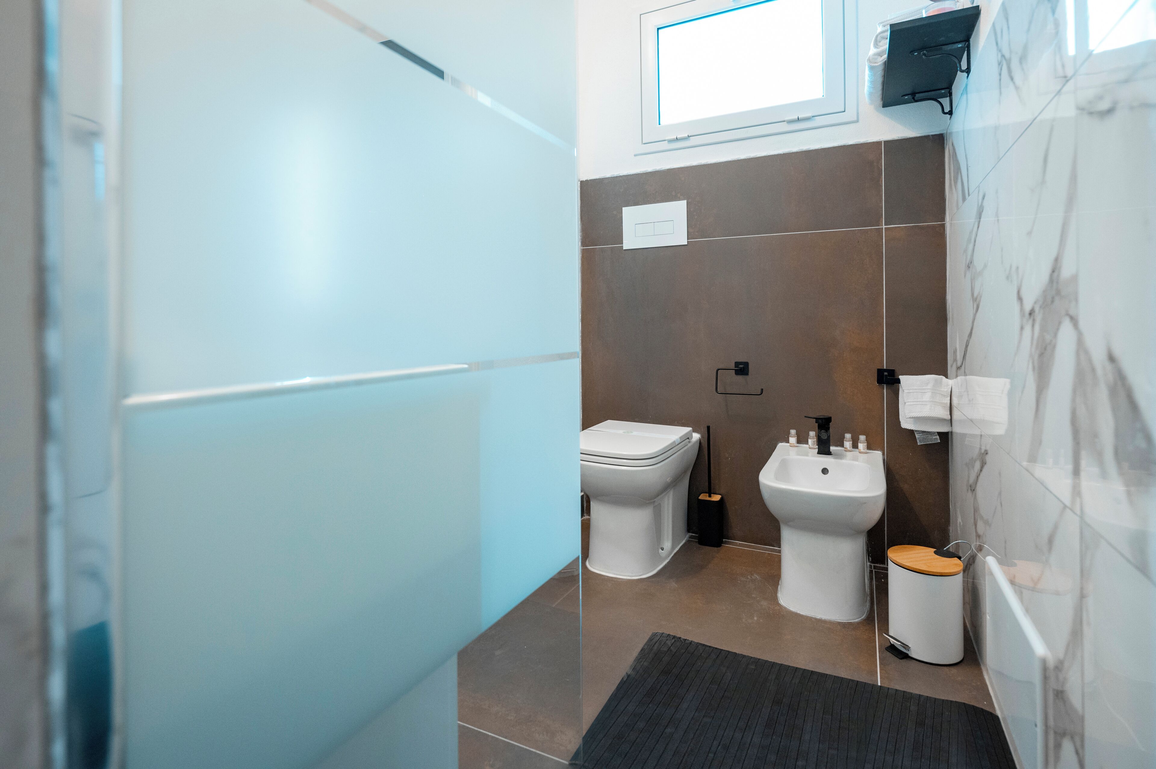 Chambre, 1 chambre, fumeurs, balcon | Salle de bain