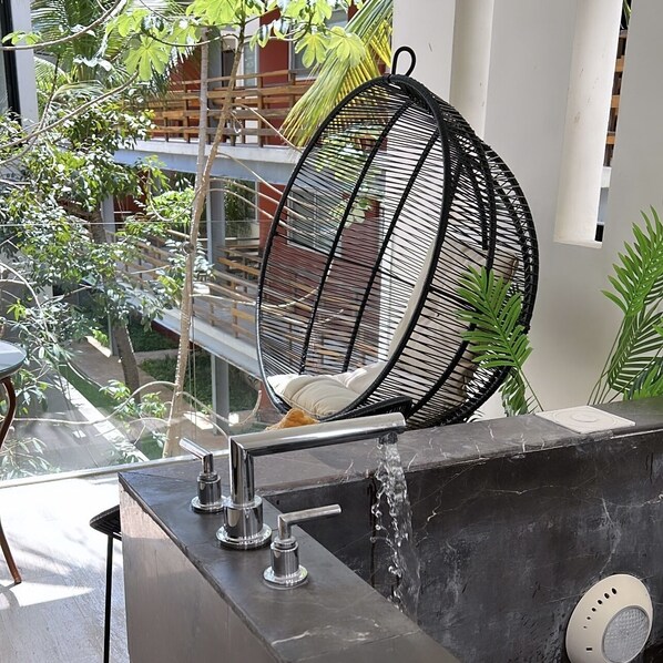 客室ごとに異なる装飾、客室ごとに異なるインテリア、アイロン / アイロン台、WiFi (無料)