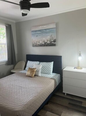 2 bedrooms, iron/ironing board, WiFi, bed sheets