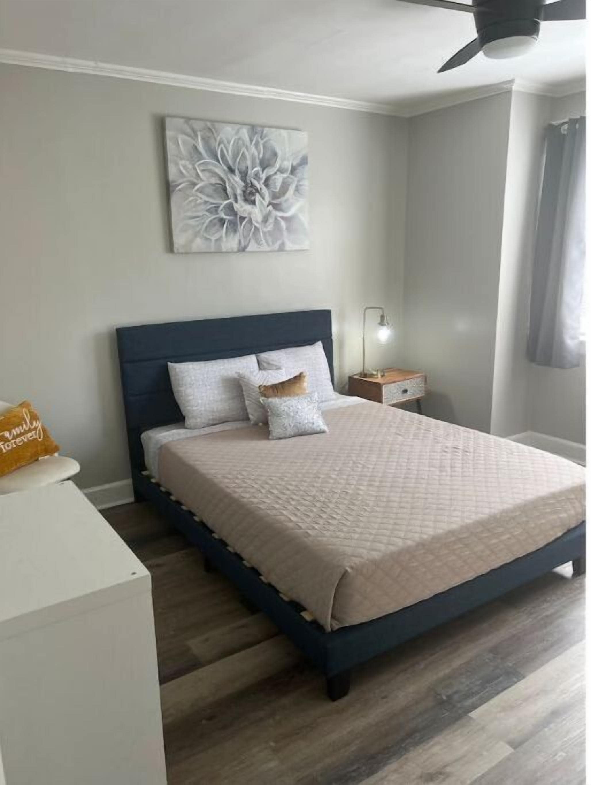 2 chambres, fer et planche à repasser, Wi-Fi, draps fournis