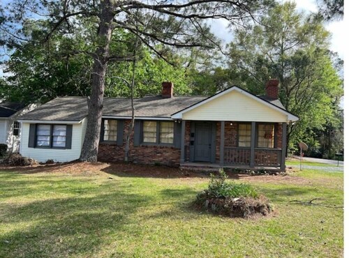 Clean 2BR 1Bath Duplex in the Heart of Valdosta