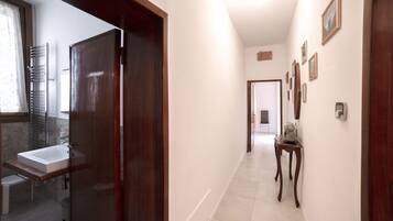 Doccia, asciugacapelli, bidet, asciugamani