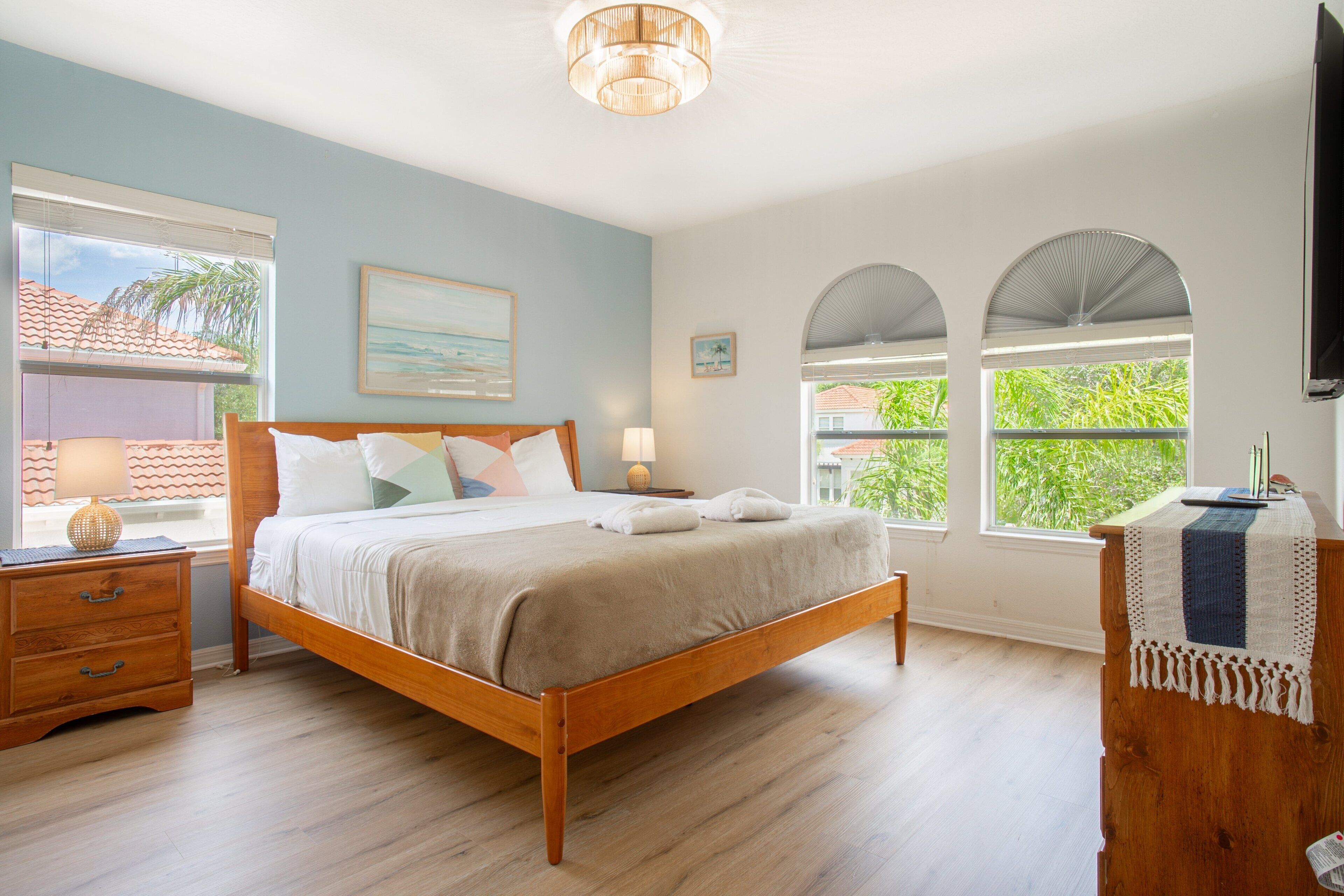 6 bedrooms, iron/ironing board, free WiFi, bed sheets