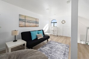 Televisión y chimenea 