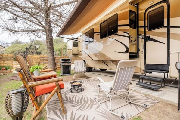Terrace/patio - Luxury Class A Motorcoach Austin Area (Kyle)
