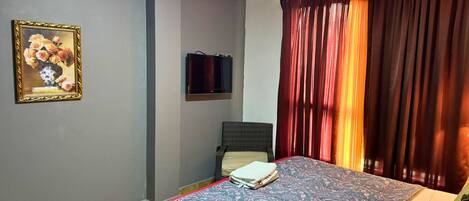 Casa Del Valle Apartment A1 | Premium bedding, down duvets, laptop workspace, free WiFi