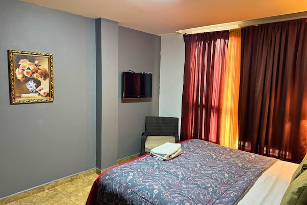Casa Del Valle Apartment A1 | Premium bedding, down duvets, laptop workspace, free WiFi