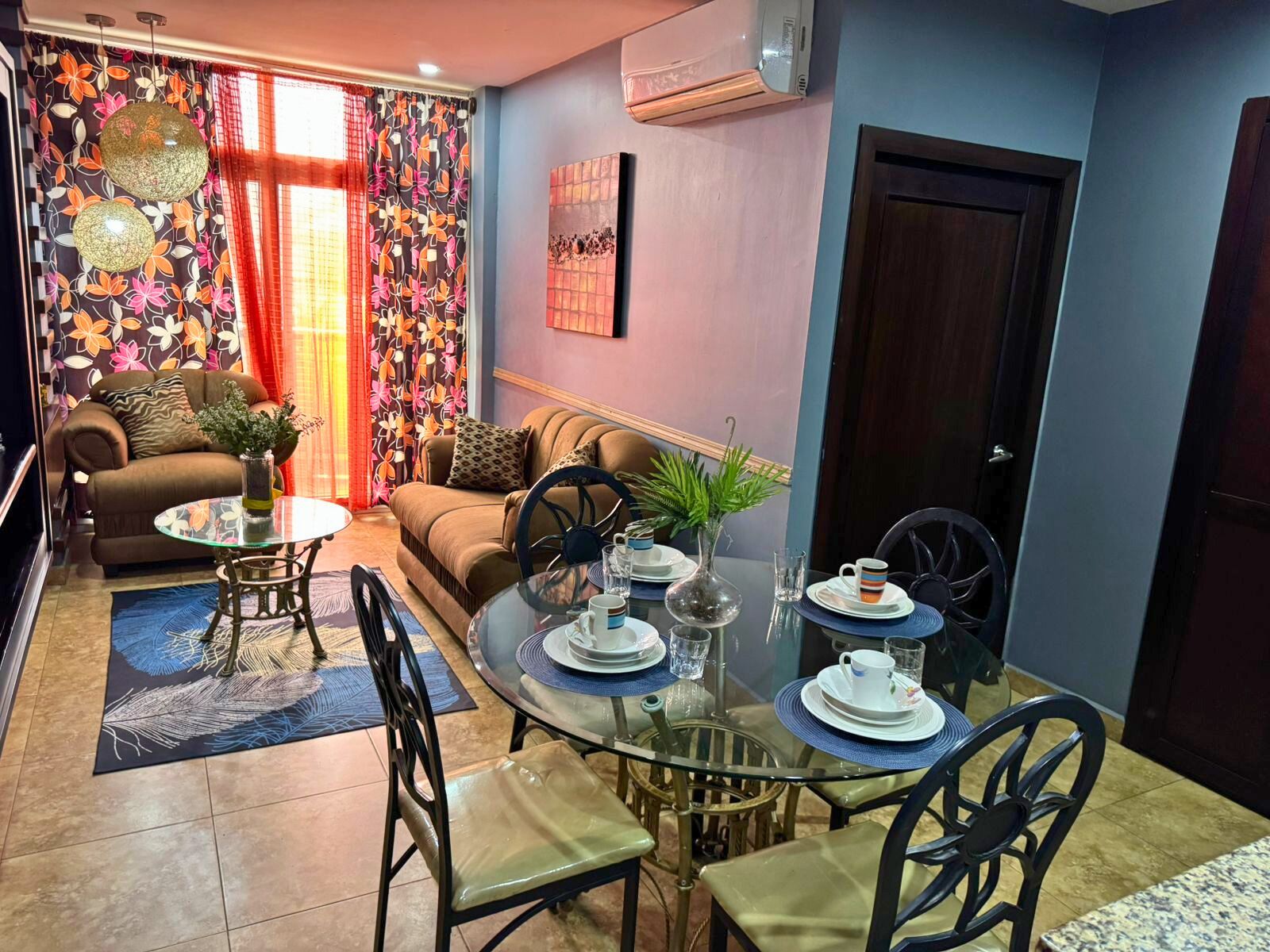 Casa Del Valle Apartment A2 | Zona de estar | Televisión de plasma de 32 pulgadas con canales por cable