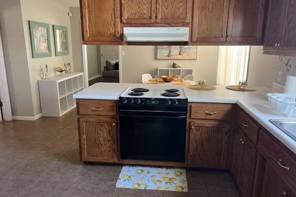 Frigorífic, microones, forn i placa de cuina