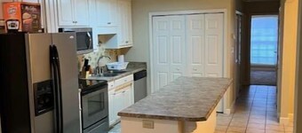 Clean & Comfy 3 BR 2 Bath Townhouse W/ Amenities