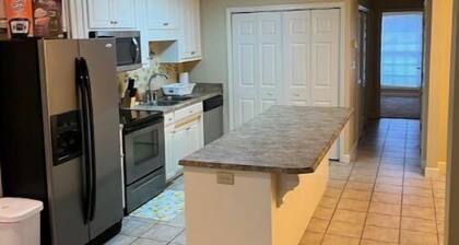 Clean & Comfy 3 BR 2 Bath Townhouse W/ Amenities