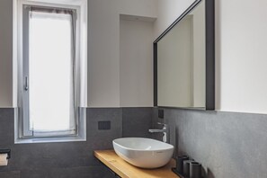 Een douche, een haardroger, een bidet