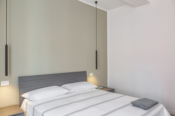 2 habitaciones, tabla de planchar con plancha y acceso a internet