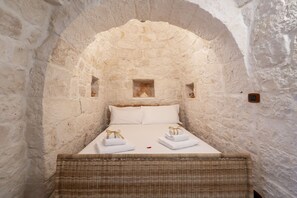 4 chambres, fer et planche à repasser, Wi-Fi, draps fournis