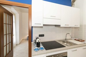 Fridge, oven, stovetop, toaster