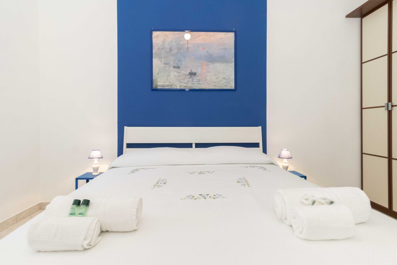 1 habitación, tabla de planchar con plancha, wifi y ropa de cama 