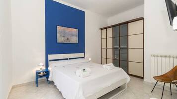 1 Schlafzimmer, BĂŒgeleisen/BĂŒgelbrett, WLAN, BettwĂ€sche