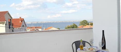 Apartment, 1 Bedroom, Smoking, Balcony | Outdoor dining